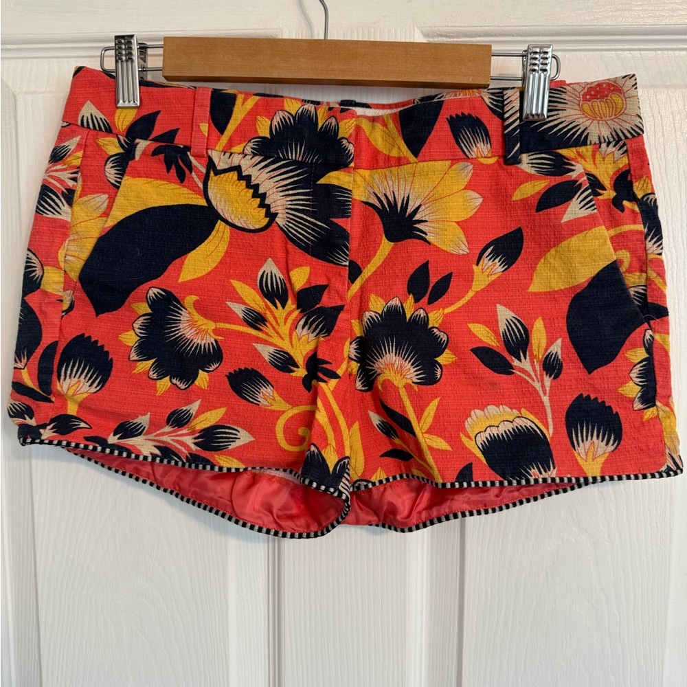 J Crew shorts, vibrant floral pattern with zip and pockets Size 6 Like new